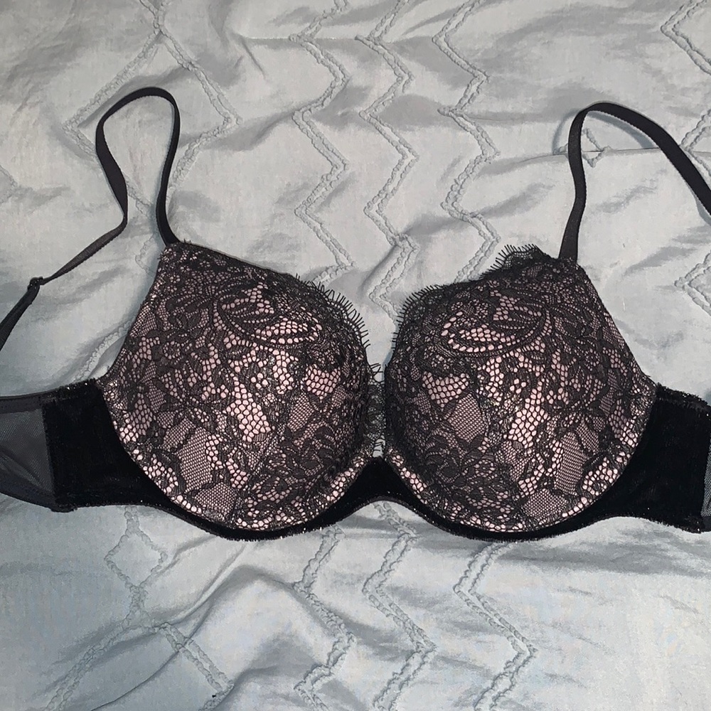 34B VS push-up bra never worn!